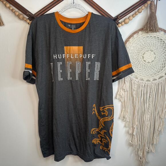 Wizarding World of Harry Potter Hufflepuff Keeper Gray Orange Ringer T - Picture 1 of 4